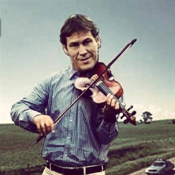Il 7-1 del Bayern alla Roma ha scatenato la satira sui social. Partiamo da Rudi Garcia che in un fotomontaggio suona il violino. remember Juve?